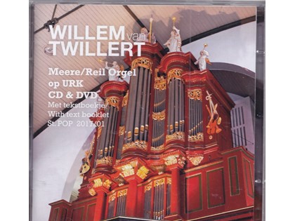 Willem van Twillert bespeelt het Meere-Reil-orgel op Urk